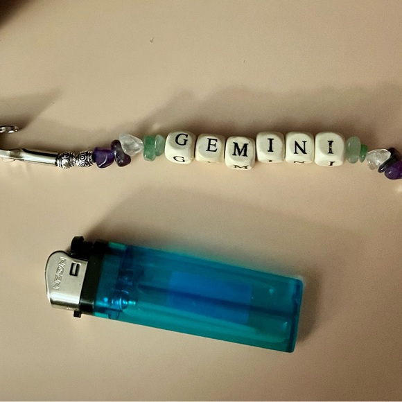 GEMINI Smoker’s Helper Roach Clip with Wooden Beads and Green & Purple Gemstones - Picture 5 of 16